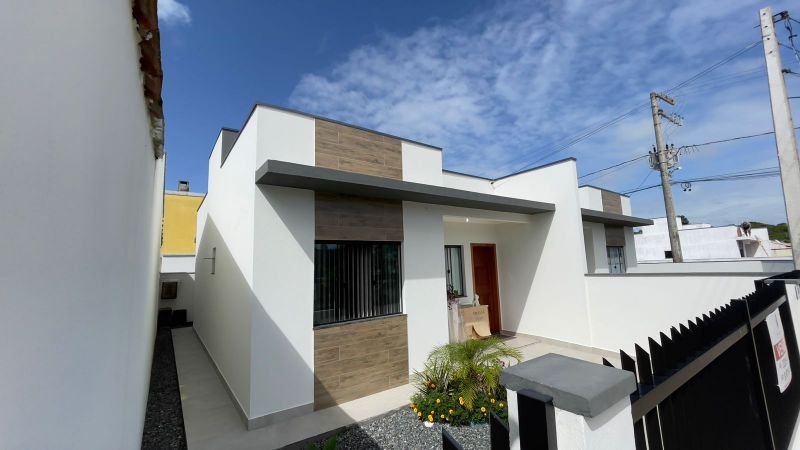 Casa com 2 Dormitórios à venda, 51 m² por R$ 295.000,00