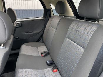 Chevrolet Corsa Hatch MAXX 1.4 (2012) em Curitiba, PR