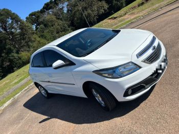Chevrolet Onix LT 1.0 (2016) em Curitiba, PR