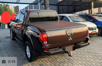 Mitsubishi L200 HLS 2.4 (2015) em Curitiba, PR