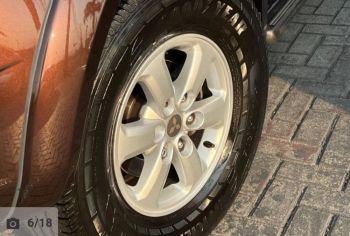 Mitsubishi L200 HLS 2.4 (2015) em Curitiba, PR
